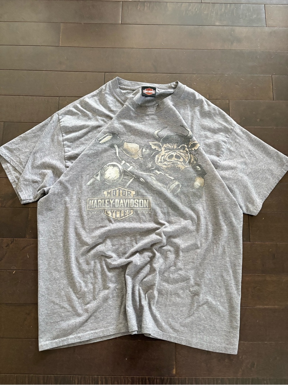 Batman Men's Gray Short-Sleeve Graphic Tee - Black and Gray